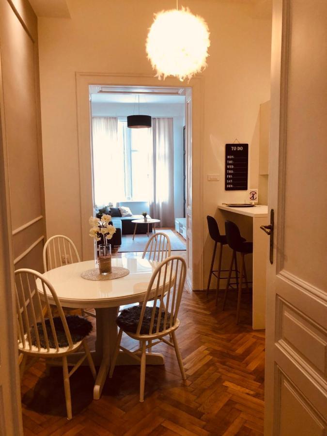 Room 44 Осиек Экстерьер фото