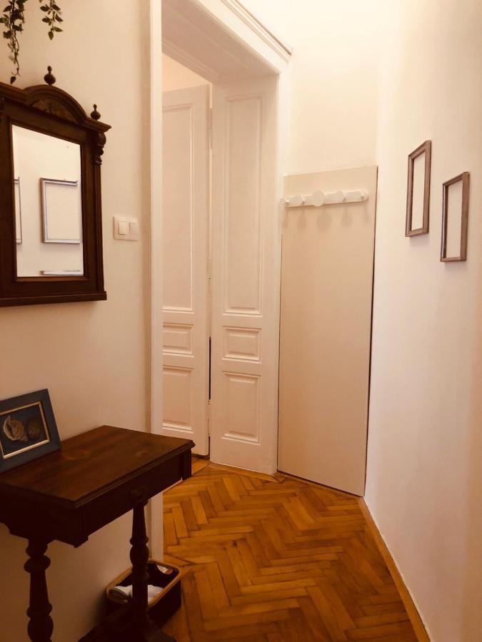Room 44 Осиек Экстерьер фото